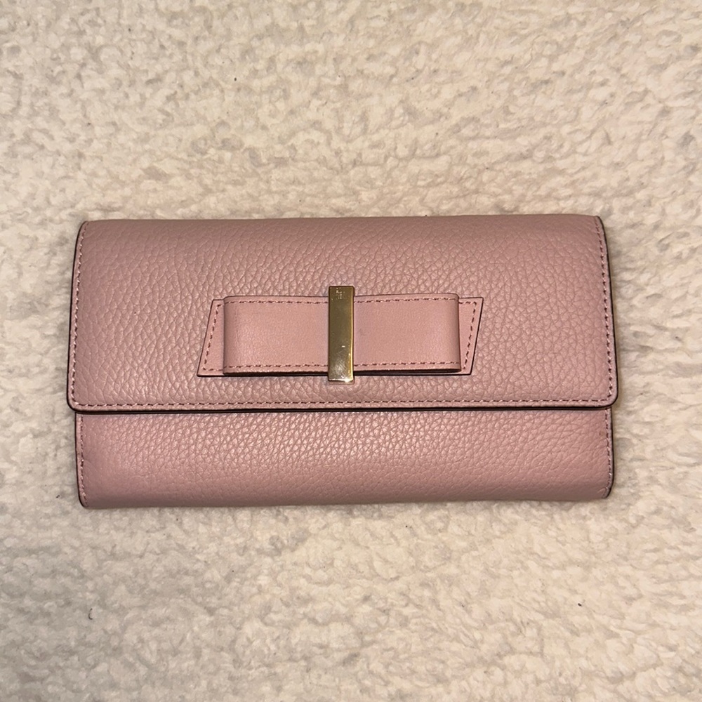 Kate Spade wallet on chain